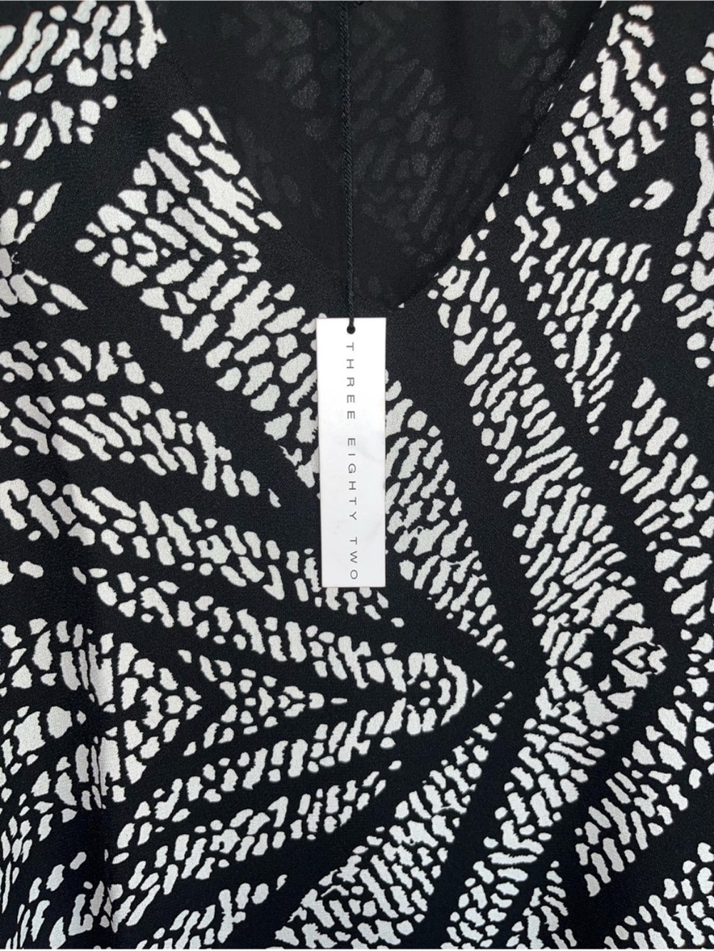 Three Eighty Two NWT Black White Geometric Print Sleeveless Dress XS Flowy Hem - Picture 4 of 5